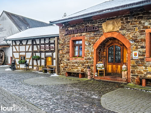 Seminarhaus_large_medium